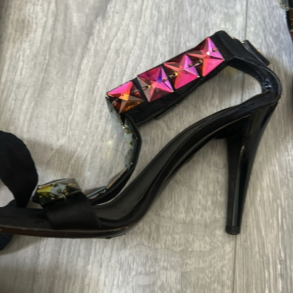 Gucci Black Heels with Crystal Embellishments - Picture 8 of 13